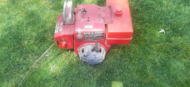 Snow blower engine toro or tecunseh 8hp in Snowblowers in Oakville / Halton Region - Image 4