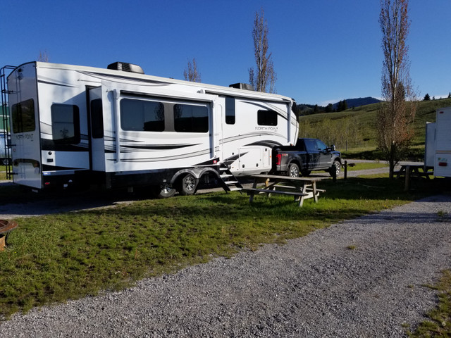 2022 JAYCO NORTHPOINT 5th WHEEL in Travel Trailers & Campers in Vernon