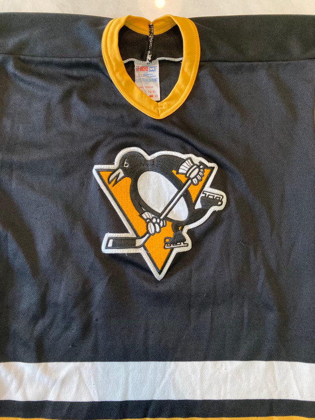 Mario Lemieux Penguins Vintage CCM Street Hockey Jersey Youth XL in Kids & Youth in Hamilton - Image 2
