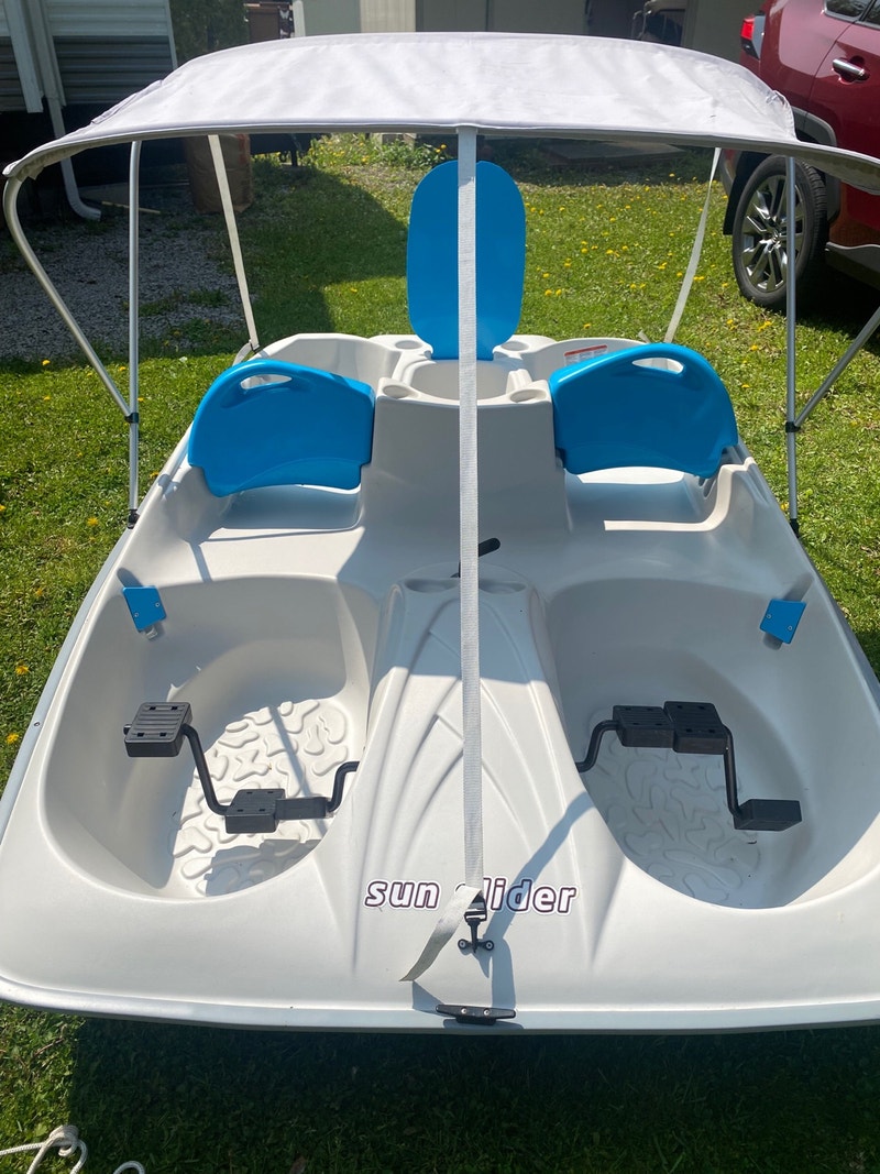 Sundolphin Sun Slider 5 Seat Pedal Boat Canoes, Kayaks & Paddles