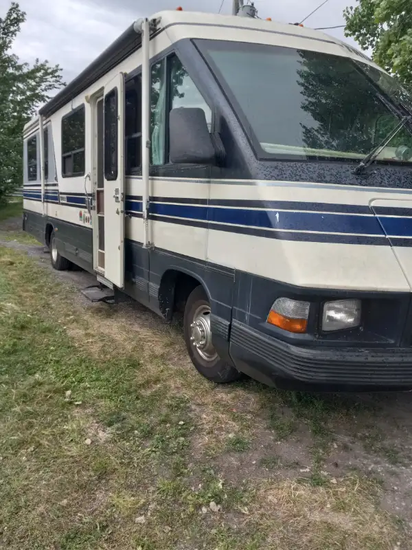 motorisé triple E 94, pneu, frein, neuf, prix demandé7500 in RVs & Motorhomes in Trois-Rivières - Image 3