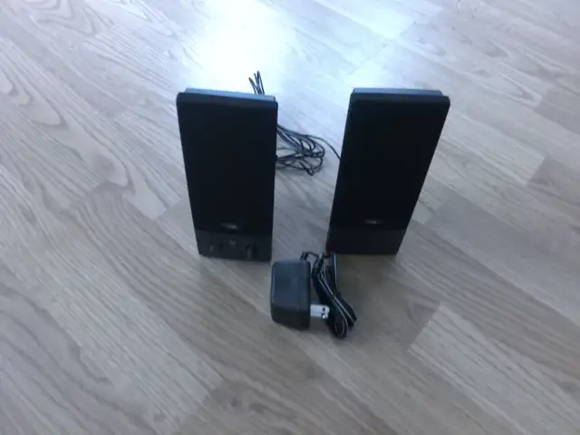 HAUT-PARLEURS NEUFS in Speakers, Headsets & Mics in Sherbrooke - Image 2