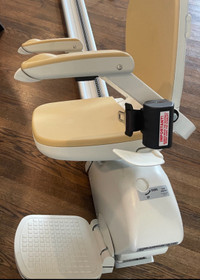 Acorn Stairlift Superglide 130 Right Side Pick Up / Installation