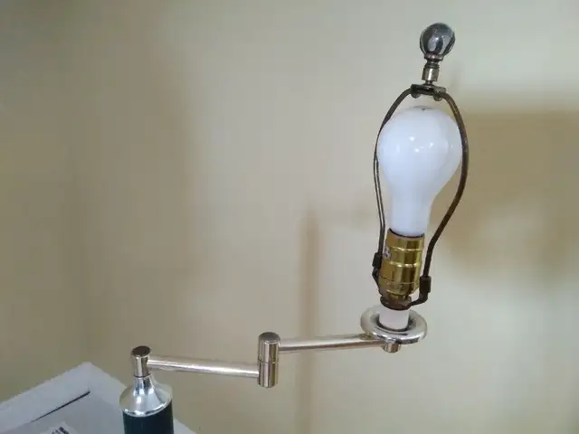 REDUCED Vintage Swing Arm Floor Lamp, Green and Brass in Indoor Lighting & Fans in Kawartha Lakes - Image 3