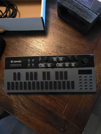 Donner B1 Analog synth, TB-303 Clone, Acid, View more