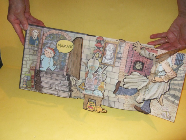 Maurice Sendak Pop-Up Book Maman?  French edition of Mommy? ) in Children & Young Adult in Oakville / Halton Region - Image 2