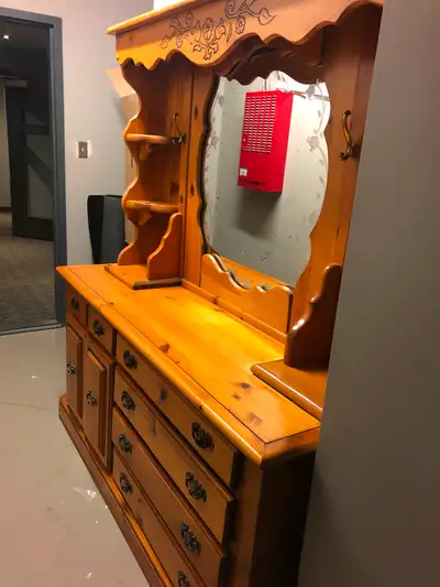 Commode en pin avec niche, View more