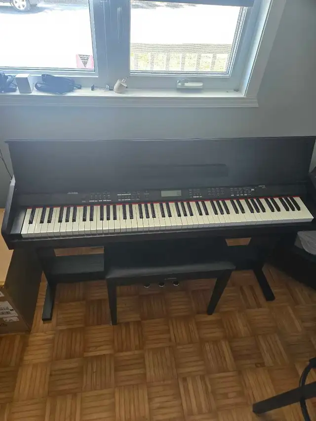 Piano à vendre in Pianos & Keyboards in Laval / North Shore - Image 5