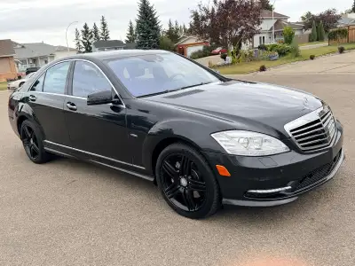 Luxury and performance in one package! • 2012 Mercedes-Benz S550 AMG Package • Black on black with e...