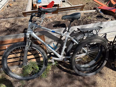 Giant Sedona DX with Schwalbe Ice Spiker Pro tires I think it's the 2008 model. It has been used for...