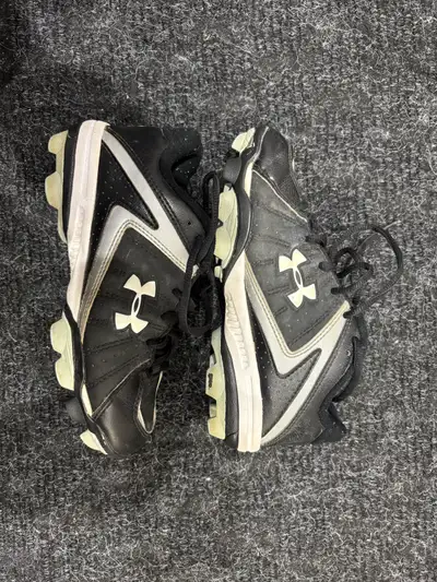 Under Armour Baseball/Softball Shoes, Unisex, Black, View more
