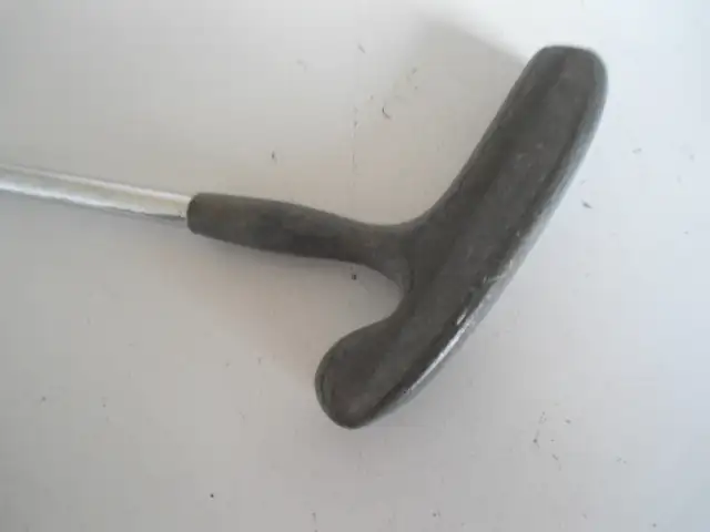 SET OF MEN'S RIGHT HANDED GOLF CLUBS WITH BAG   43 in Golf in Sudbury - Image 10