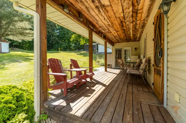 Beautiful Muskoka Cottage on Lake McKechnie! in Ontario in Canada - Image 8