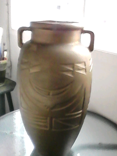 A VENDRE VASE POUR ARRANGEMENT FLORAL, View more