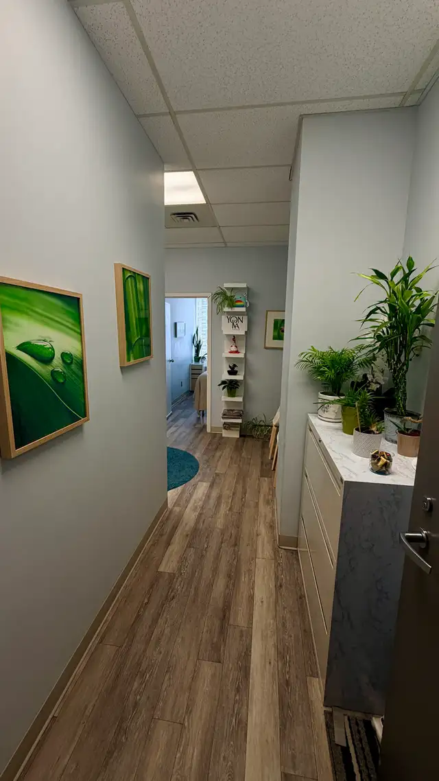 Treatment Room for Rent Downtown Toronto! in Commercial & Office Space for Rent in City of Toronto - Image 4