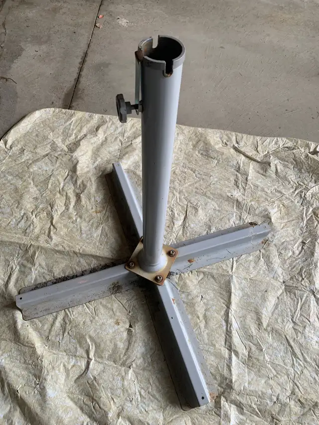 Patio Umbrella Stand in Patio & Garden Furniture in Markham / York Region - Image 4