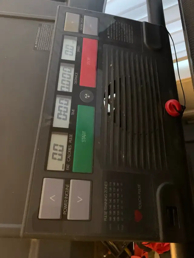 Treadmill in Exercise Equipment in Mississauga / Peel Region - Image 3