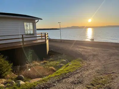 Chalet à louer au bord du fleuve dans le Kamouraska-Octobre 2025, View more