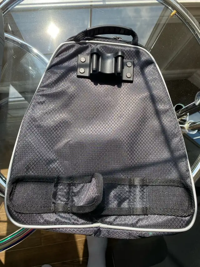 MGI Golf -  AI Series Cooler & Storage Bag in Golf in Kitchener / Waterloo - Image 4
