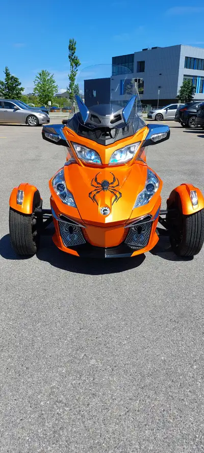 Can-Am Spyder RT Limited Chrome Touring,Orange Phénix Métallique Moteur Rotax 1330cc ,Semi Automatiq...