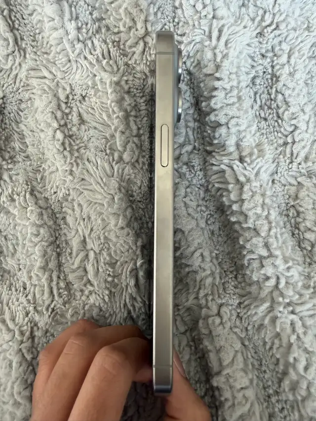 iPhone 15 Pro Max in General Electronics in Mississauga / Peel Region - Image 4