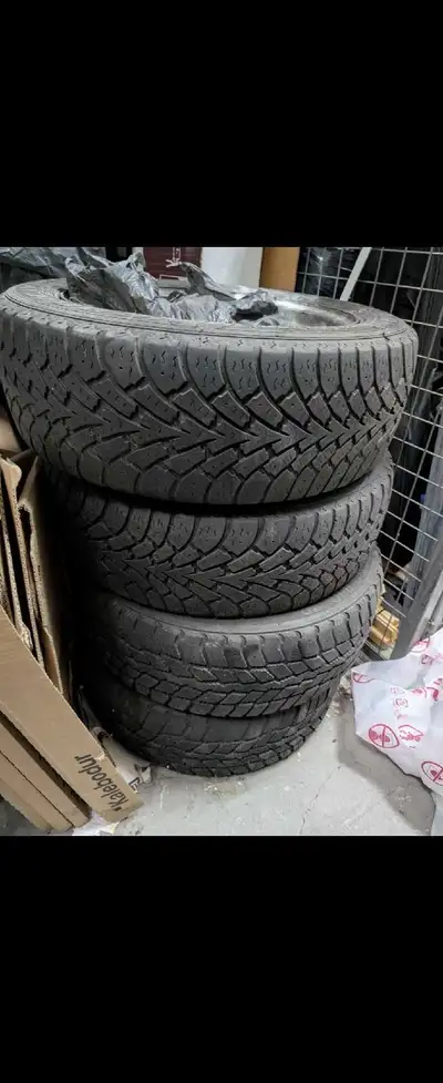 4 car tires for sale Good year Great condition specifications: Size: 205/55R16 Intended Rim Size: 16...