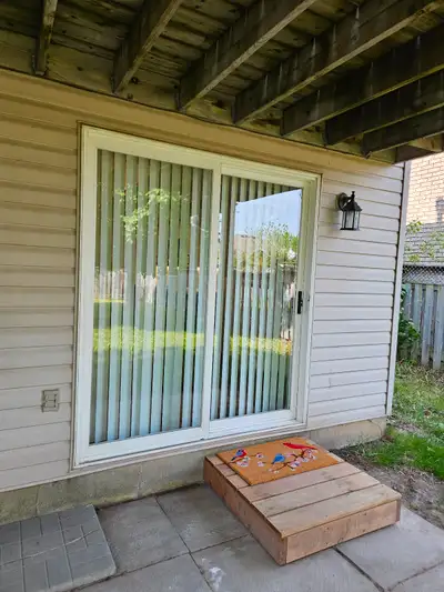 Modern 2-Bedroom Walk-Out Apartment with Private Entrance