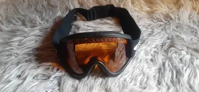 Oakley Amber Lens Ski Goggles, View more