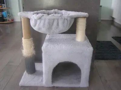 Arbre à chat, propre (Cat tree) - Dimension : 20X13 po/in, 51X33 cm - Height : 20 po./in, 51 cm - Po...