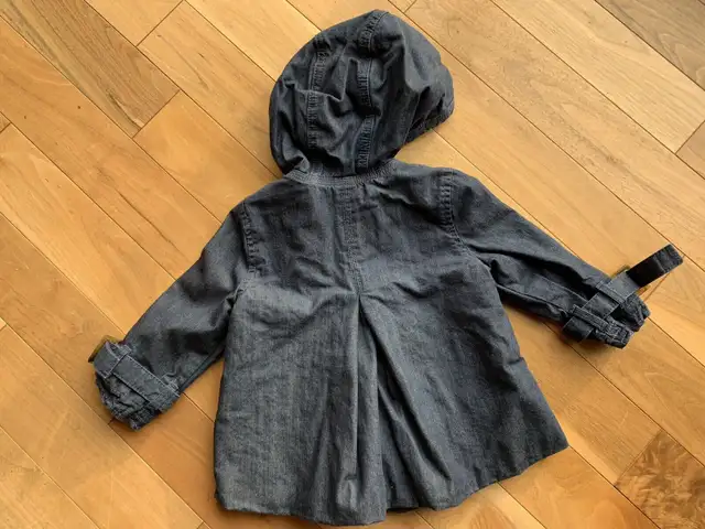 Manteau Tommy Hilfiger printemps-automne fille 18 mois in Clothing - 12-18 Months in Québec City - Image 6