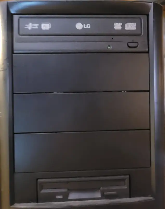 LG computer tower. Desktop computer. CPU. PC in Desktop Computers in St. Albert - Image 3