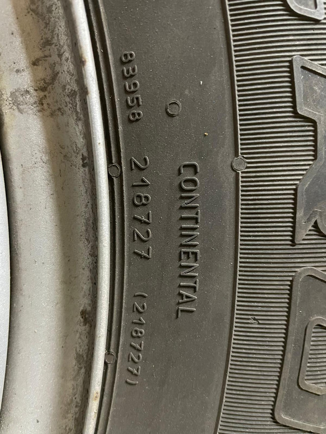 4 Pneus 215/70R 16 sur mags dans Pneus et jantes  à Ville de Montréal - Image 4