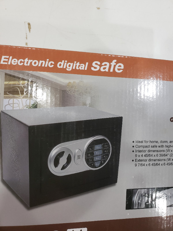IN BOX W/ KEYS - GUARDSAFE .21-CU.FT DIGITAL SAFE in Other Business & Industrial in City of Toronto - Image 2