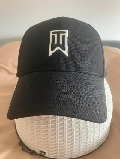Porter une seul fois (mais pas au golf) Cette casquette de golf Nike est le complément idéal à la co...