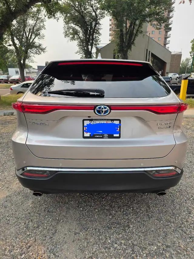 2021 Toyota Venza Limited AWD Hybrid –  Excellent Condition 