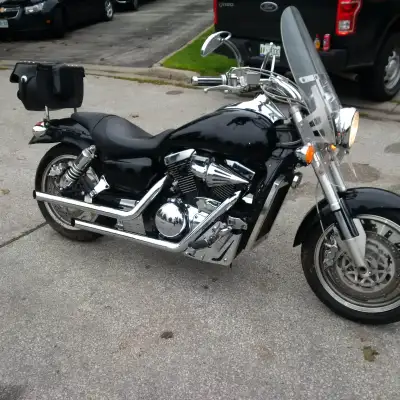 2008 Kawasaki Vulcan 1500 mean streak needs a new wiring harness. $1200 OBO. Text Matt 647 808 4497