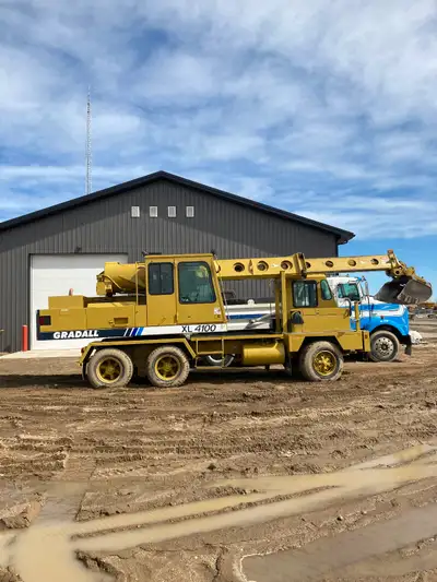 1999 XL 4100 Gradall mobile unit.Will travel 45 MPH