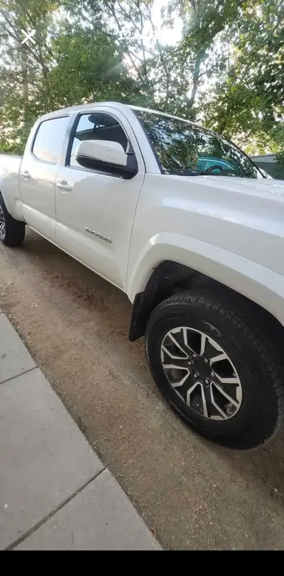 2020 Toyota Tacoma TRD 4x4 Selling my well-maintained 2020 Toyota Tacoma TRD 4x4. This truck has bee...