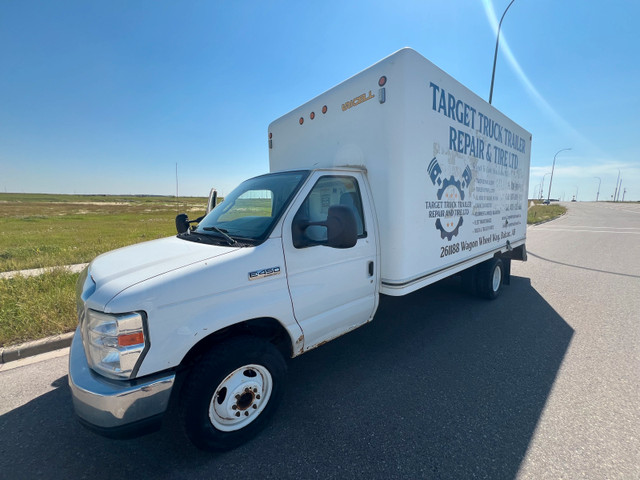 2012 Ford E-450 Service/Utility Cube Van in Cars & Trucks in Calgary - Image 2