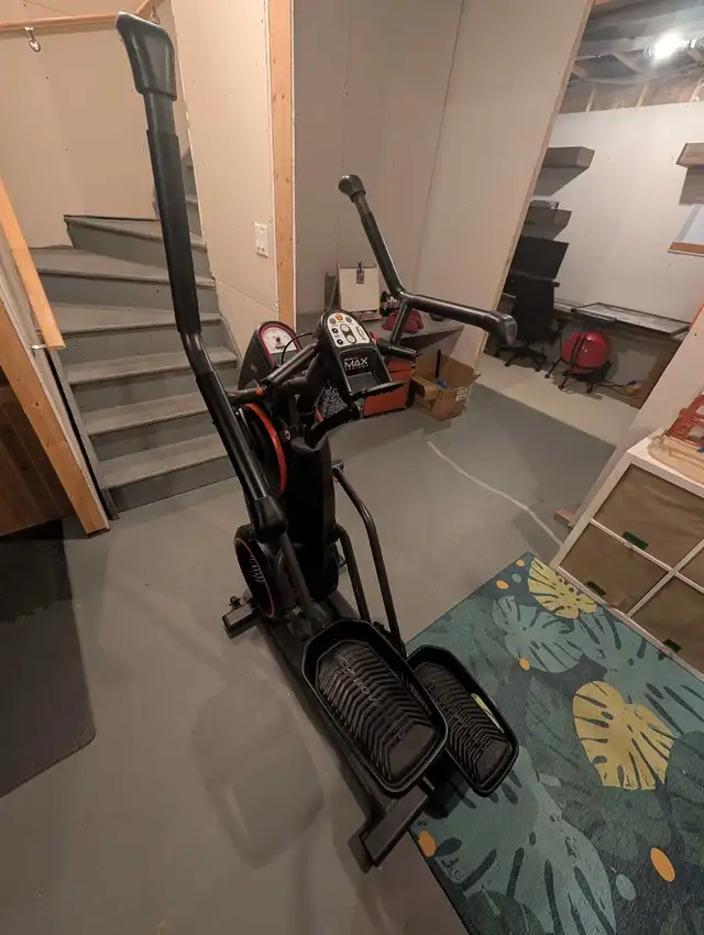 Bowflex Elliptical  in Exercise Equipment in Edmonton - Image 5
