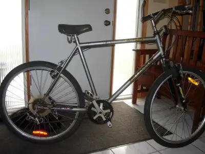 Millennium Extreme Shock mtn bike, View more