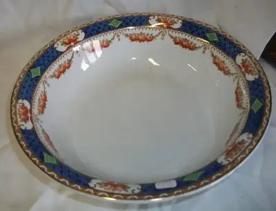 Selling this Palissy Ware large serving bowl. In excellent condition, no chips or cracks. Selling th...