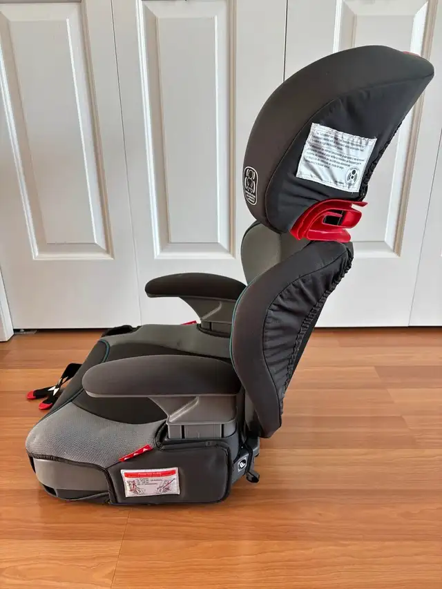 Graco TurboBooster LX Highback Booster Seat (2029 expiry) in Strollers, Carriers & Car Seats in Edmonton - Image 7