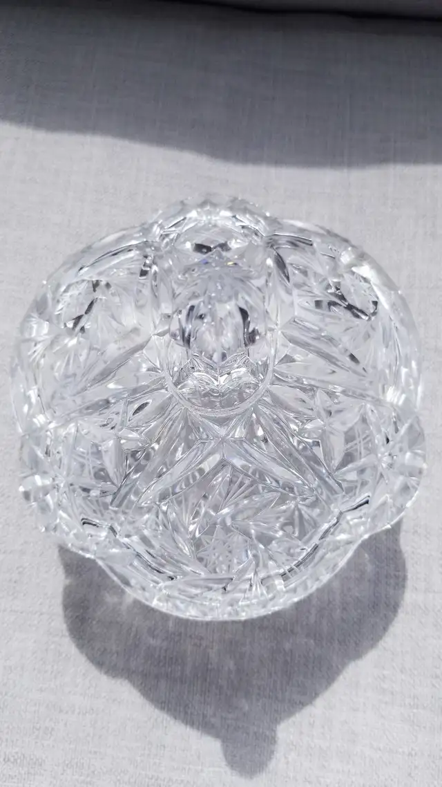 Vintage Crystal Bonbonnière in Home Décor & Accents in City of Montréal - Image 3