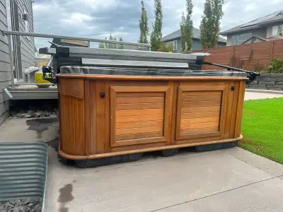 2021 arctic spa Kingsley signature 40 jets 2 pumps, View more