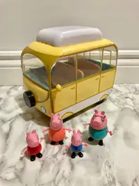 Peppa Pig camper van and figures set