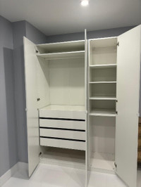 Dressing PAX IKEA avec 3 portes 770 $