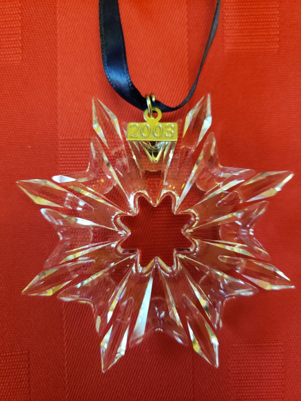 SWAROVSKI CRYSTAL ~ ANNUAL CHRISTMAS ORNAMENTS ~ MINT CONDITION in Arts & Collectibles in Thunder Bay