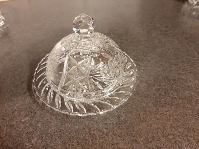 Ensemble vintage en crystal pinwheel / Ensemble couteaux bifteck in Kitchen & Dining Wares in City of Montréal - Image 3