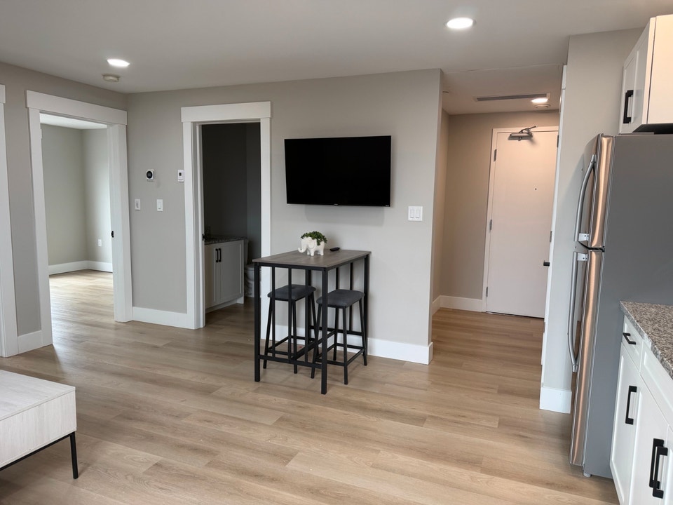 1-2-3 Bedroom Apartments For Oct 1st, Move in Now. 4